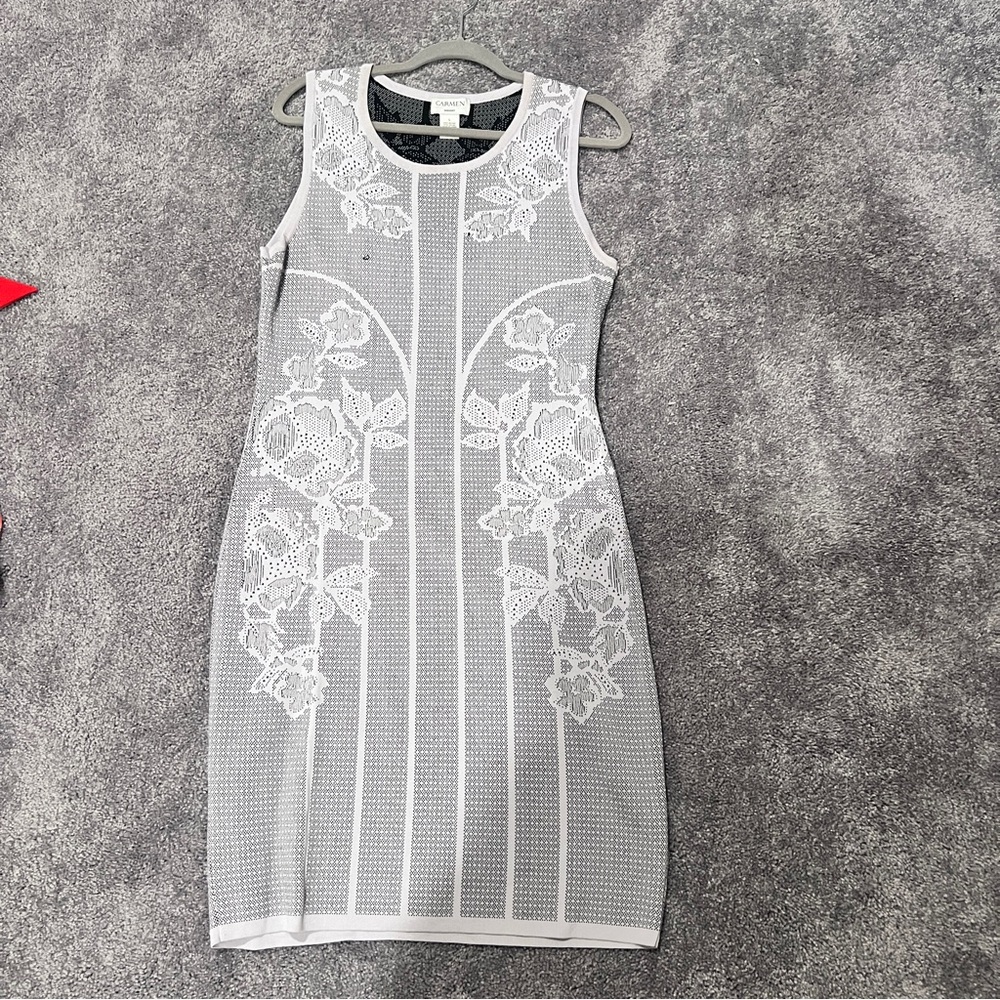 Carmen Marc Valvo Black and White Sheath Midi Dress